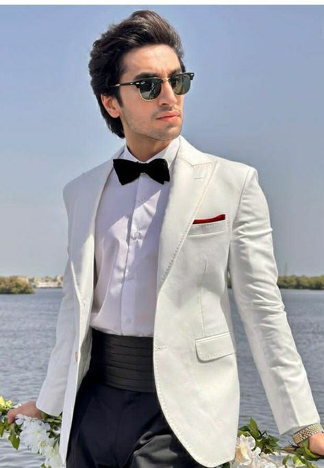 actor Hamza Sohail in willam look Homecoming Boys Outfits, Cousins Funny, Ishq Vishq, Hamza Sohail, Definition Of Perfect, Actors Bollywood, Danish Taimoor, Boys Hairstyles, Bilal Abbas