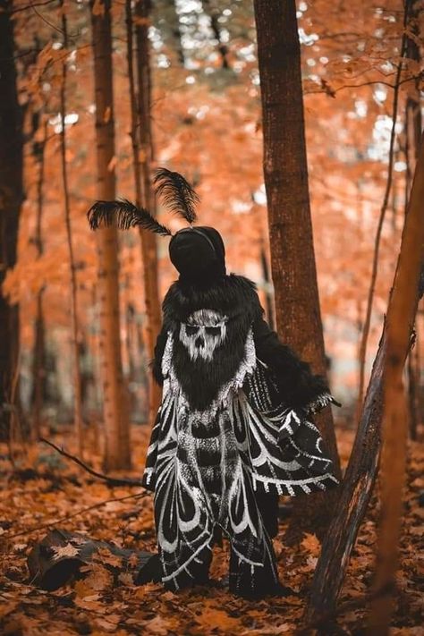 Ren Faire Costume Moth, Black Moth Costume, Moth Ren Faire, D&d Costumes, Moth Core Fashion, Mothman Cosplay Diy, Mothman Aesthetic Outfit, Moth Man Cosplay, Moth Fairy Costume