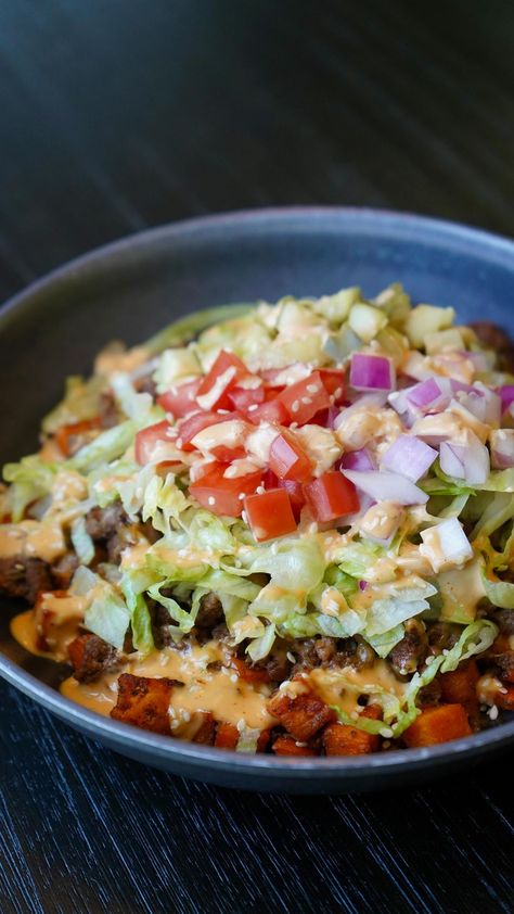 Cal Reynolds | Sweet Potato Burger Bowl 🍠 🍔🔥 Let me start by saying, this had no business being so damn good. If you love burgers... this is for you!… | Instagram Burgers And Sweet Potato Fries, Sweet Potatoe Burger Bowls, Burger Bowls With Sweet Potato, Burger Bowls With Potatoes, High Protein Delicious Meals, Sweet Potato Hamburger Bowl, Sweet Potato Burger Bowl, Sweet Potato Taco Bowls, Burger Bowl Sauce