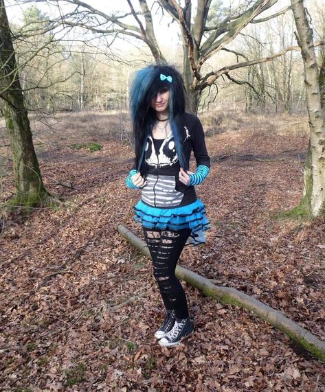 Scene Emo Clothes, Scean Girls Outfits, Scene Kid Outfits 2000s, Emo Girl Outfits 2000s, Scene Outfits 2000s, Scene Fashion 2000s, Scene Queen Outfit, Emo Girl Outfits, 80s Emo