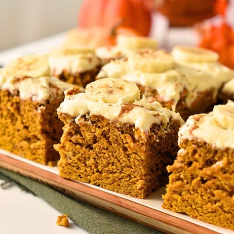 Pumpkin Banana Cake (No Eggs, No Dairy) Pumpkin Banana Cake Recipes, Pumpkin Banana Bread No Eggs, Banana Bread No Eggs, Pumpkin Cake Easy, Fall Cake Recipes, Pumpkin Banana Bread, Quick Cake, Pumpkin Banana, Banana Cake Recipe