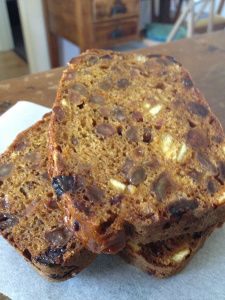 vegan pumpkin fruit cake Bara Brith Recipe, Malt Loaf, British Cake, Welsh Recipes, St David, Rock Cake, British Desserts, Fruitcake Recipes, Spice Tea