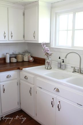 Keeping It Cozy: All About Painting Cabinets Custom Kitchen Remodel, Vibeke Design, Old Kitchen, Diy Interior, Kitchen Redo, Counter Tops, Updated Kitchen, Kitchen Remodel Idea, Custom Kitchen