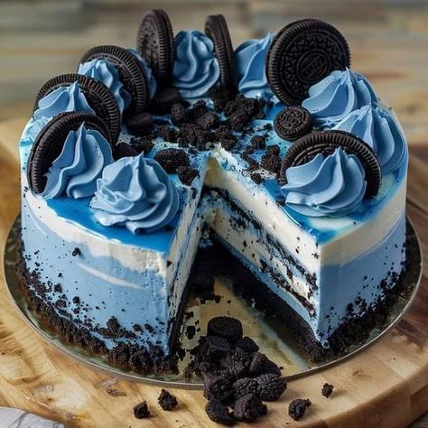 Blue Velvet Oreo Cheesecake, Cooking Vibes, Blue Cheesecake, Blue Velvet Cake, Oreo Cheesecake Recipe, Blue Velvet Cakes, Oreo Cheesecake Recipes, Unsweetened Cocoa Powder, Colorful Desserts