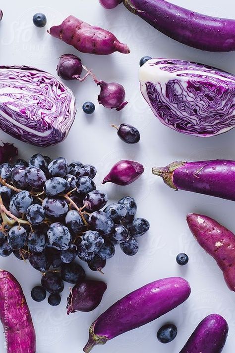 Purple Vegetables And Fruits, Purple Fruits And Vegetables, Vegetable Aesthetic, Vegetables Aesthetic, Purple Vegetables, Purple Fruit, Food Art Photography, Raw Vegetables, All Things Purple