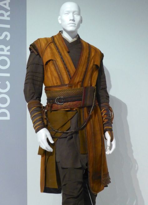 Kaecilius Doctor Strange film costume Doctor Stranger Movie, Jedi Costume, Armor Clothing, Larp Costume, Medieval Clothing, Fantasy Costumes, Movie Costumes, Drawing Clothes, Things I Love