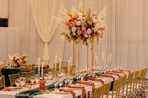 Terracotta Napkins, Wedding Long Table, Cancun Destination Wedding, Wedding Mexico, Color Terracota, 2025 Wedding, Destination Wedding Mexico, Godly Marriage, Fall Decoration