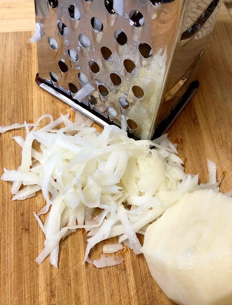 Grating Potatoes on a Box Grater Grated Potato Hashbrowns, Homemade Hash Browns, Homemade Hashbrowns, Potatoes In Oven, Shredded Potatoes, Raw Potato, Box Grater, Grated Potato, Potato Hash