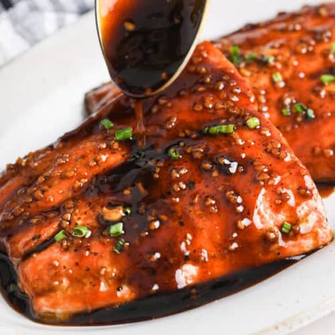 Honey Glazed Salmon - Spend With Pennies Honey Baked Salmon, Honey Glazed Salmon Recipe, Honey Glazed Salmon, Honey Mustard Salmon, Salmon Glaze Recipes, Salmon And Broccoli, Mustard Salmon, Honey Baked, Blackened Salmon