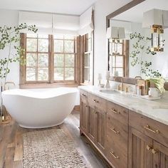 Cottage Shabby Chic, Dream Bathrooms, House Bathroom, Bathroom Remodel Master, Beautiful Bathrooms, Design Case, Home Fashion, House Inspo, Dream Home Design