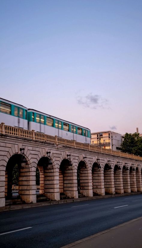 #subway #paris #sunrise #aesthetic #metro Paris Subway Aesthetic, Paris Metro Aesthetic, Paris Locations, Paris Subway, Analog Photos, Paris Mood, Metro Paris, Sunrise Aesthetic, Paris Metro