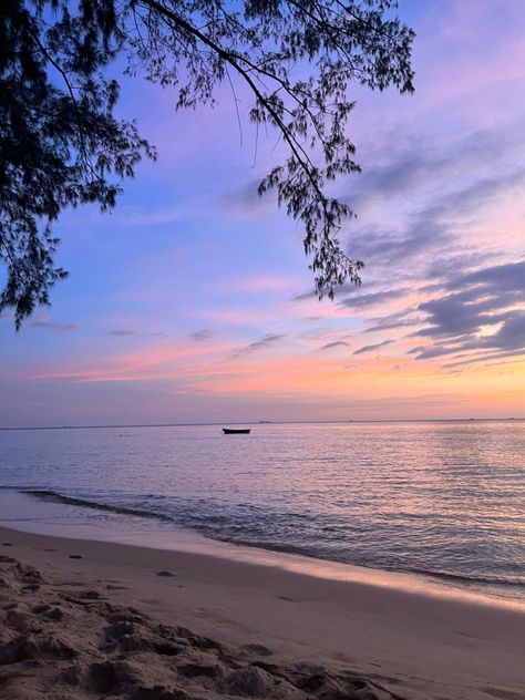 Koh Rong Cambodia, Gap Year Travel, Gap Year, Sunset Beach, East Asia, Beach Sunset, Southeast Asia, Cambodia, Travel