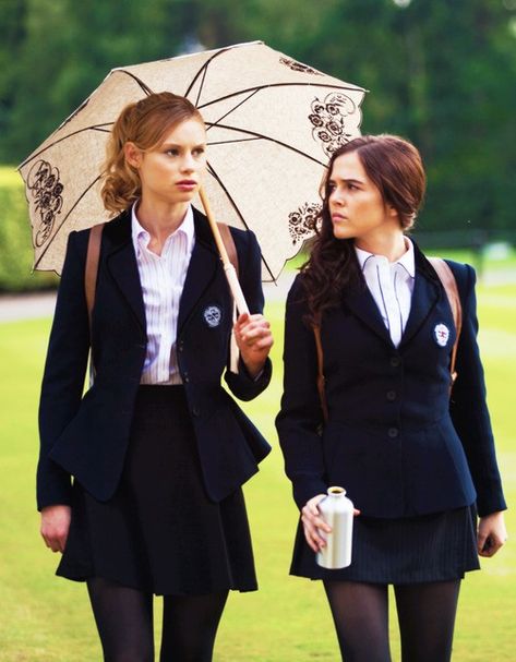 Lissa Dragomir, Vampire Academy Rose, Lucy Fry, Private School Uniforms, Vampire Academy Movie, Boarding School Aesthetic, Rose Hathaway, School Uniform Fashion, School Uniform Outfits