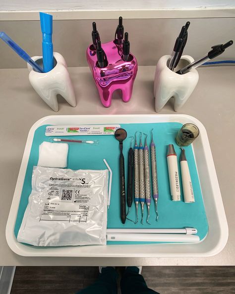 Stomatology Aesthetic, Dental Hygienist Aesthetic, Naomi Westfield, Dentist Career, Dental Hygienist School, Dental Wallpaper, Dental Assistant Study, Dental Hygiene Student, Dental Aesthetics