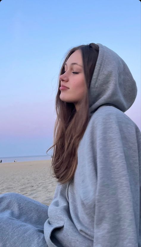 #aesthetic #beach #girl #vibes #summer #summervibes #summer2023 #summeraesthetic #pretty #hoodie #poland #beachvibes #sunset #sand Poland Girls, Aesthetic Beach Girl, Hoodie Aesthetic, Aesthetic Beach, Hoodie Girl, Beach Girl, Summer Aesthetic, Summer Vibes, Poland