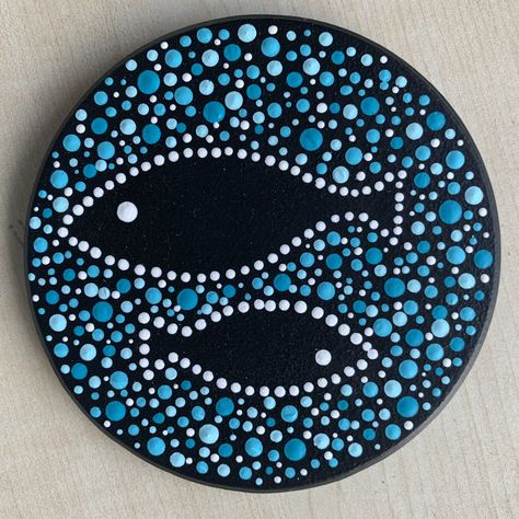 Fish Dot Painting, Fish Dot Art, Fish Coasters, Aboriginal Dot Painting, Mandala Painted Rocks, Didgeridoo, Aboriginal Painting, Mandala Rock Art, Simple Canvas Paintings