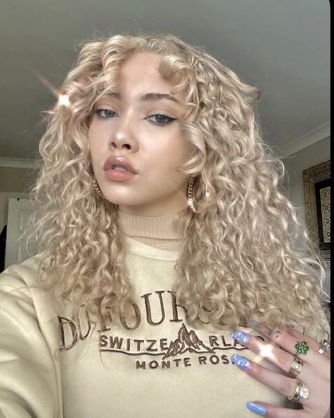 Curly Hair Platinum Blonde, Full Blonde Curly Hair, Ash Blonde Hair Curly, Blonde Curly Short Hair, Platinum Curly Hair, Curly Platinum Blonde Hair, Light Blonde Curly Hair, Ash Blonde Curly Hair, Platinum Blonde Curly Hair