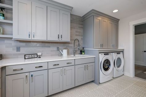 Light Laundry Room, Laundry Room Idea, Grey Laundry Rooms, Light Gray Cabinets, Grey Shelves, Laundry Room Lighting, Dream Laundry Room, Laundry Cabinets, Laundry Room Renovation