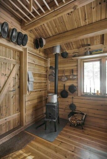 Design Case Mici, Rustic Cabin Interior, Log Cabin Interior Design, Cabin Interior Design, Wood Cabin, Log Cabin Interior, Wooden Cabin, Ski Cabin, Rustic Home Interiors