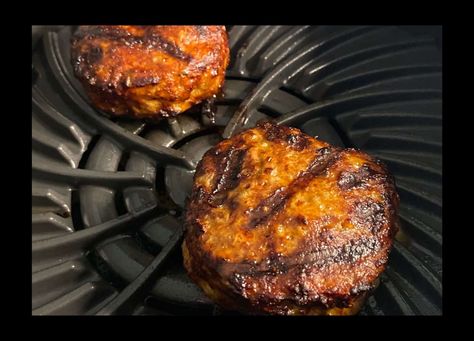 Ninja Foodi Burgers, Ninja Foodi Hamburgers, Ninja Foodi Grill Burgers, Grill Hamburgers, Grilled Hamburger Recipes, Grilled Cheese Burger, Ninja Foodi Grill, Hamburger Sliders, How To Cook Hamburgers