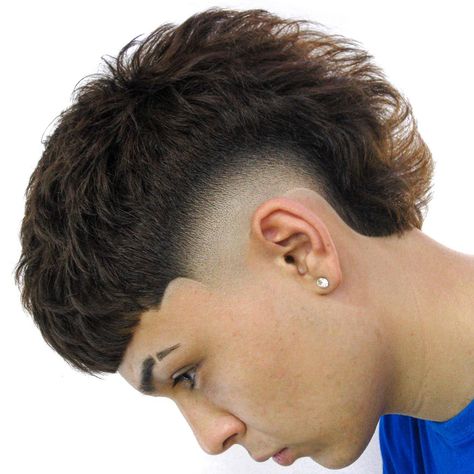 𝐋𝐄𝐀𝐍𝐃𝐑𝐎 𝐒𝐈𝐋𝐕𝐀🇦🇷 (@leabarber_) • Instagram photos and videos Corte Mullet, Fade Mullet, Mullet Haircuts, Young Men Haircuts, Fade Haircut Curly Hair, Taper Fade Curly Hair, Mullet Fade, Haircut Design, Mohawk Hairstyles Men