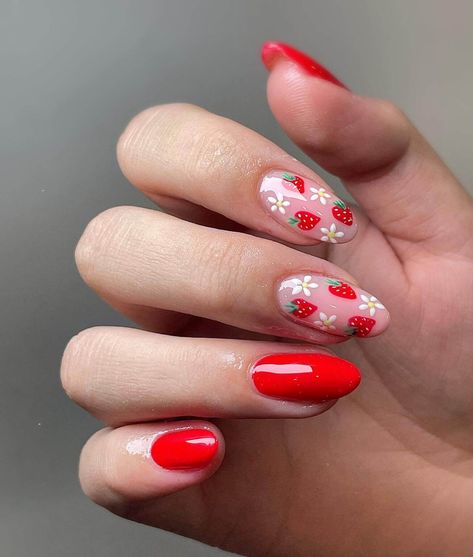 31 Elegant Strawberry Nails - Ak Pal Kitchen Cute Strawberry Nails, Nails Strawberry, Strawberry Nail Art, Strawberry Nails, Bright Red Nails, Fruit Nail Art, Nail Designs Valentines, Summery Nails, Red Nail Designs