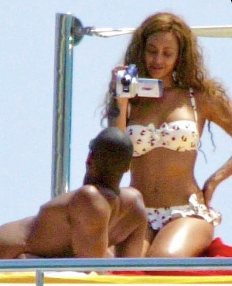 2000s Couples, Beyonce 2000's, Spoiled Girlfriend, Beyonce And Jay Z, Beyonce And Jay, The Love Club, Beyonce Knowles, Photo Couple, Jay Z