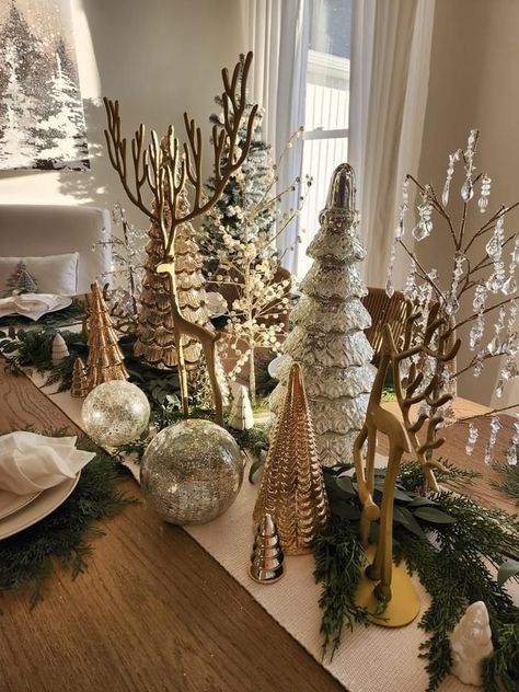 Table Top Christmas Decor Ideas, Christmas Table Top Ideas, White Silver And Gold Christmas Decor, Reindeer Centerpieces, New Years Table Decor, Reindeer Decorations Christmas, White And Gold Christmas Decor, Christmas Table Top Decor, Christmas Dining Table Decorations