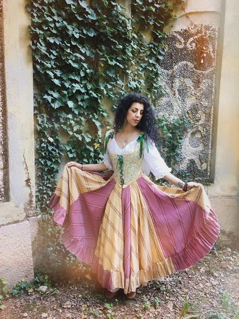 Rennaisance Faire Outfit Diy, Arcana Outfits, Ten Faire Outfit, Rennisance Faire Costumes, Ren Faire Costume Fairy, Renfaire Costume Women, Plus Size Ren Faire Costume, Ren Faire Skirt, Ren Faire Costume Women