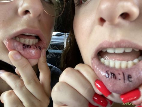 Matching Lip Tattoos For Best Friends, Matching Lip Tattoos, Lip Tats, Inner Lip Tattoo, Tattoos Couples, Lip Tattoos, Elegant Tattoos, Couple Tattoos, Body Mods