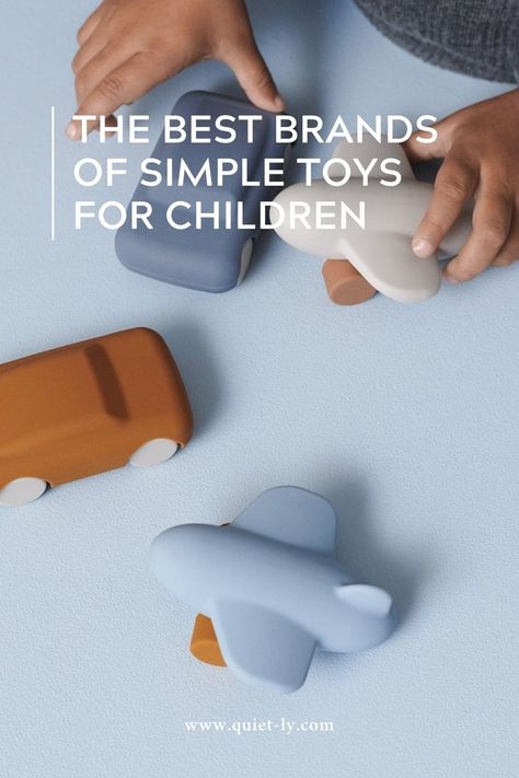 My selection of the best brands for neutral kids products in natural materials, loved by grown-ups and little ones. From soft toys and creative games, to bamboo tableware and natural play mats. Bamboo Toys, Minimalist Toys, Help Kids Focus, Toys Market, Natural Play, Simple Toys, Kids Products, Play Mats, Creative Games