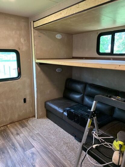 Farmhouse Bunkroom, Remodeling A Camper, How To Remodel A Camper, Bunkhouse Camper, Rv Bunk Beds, Small Travel Trailer, Bunkhouse Travel Trailer, Rv Interior Remodel, Camper Trailer Remodel