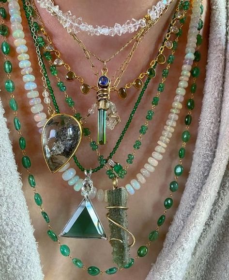 L e l a L e a gems on Instagram: "My high vibrational, healing power stack: moldavite, vogel green quartz/danburite pendant, herkimer pendant and beads, phantom quartz, tourmaline crystal point...no evils of the world can come thru with this strong armor! #lelalea #gems #gemstonejewelry #gemstones #spiritual #vogel #crystaljewelry #crystalhealing #jewels #jewelry #jewelryaddict #jewelrylover #necklace #necklaces #handmadejewelryn #beads #neckmess #neckstack #neckparty #moldavite #herkimerdiam Neckmess Ideas, Vibrational Healing, Ocean Inspired Jewelry, Indie Jewelry, High Vibrational, Phantom Quartz, Healing Crystal Jewelry, Ancient Jewelry, Healing Power