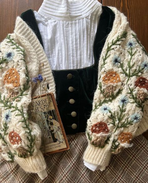 Cottagecore Aesthetic Outfits Winter, Cottage Core Winter Outfits, Cottagecore Winter Outfits, Anne Of Windy Poplars, Light Academia Outfit, Cottage Core Outfit, L M Montgomery, Whimsical Woodland, Being Present