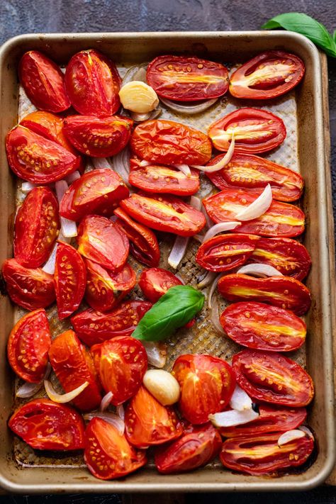 Sheet Pan Roasted Tomato Soup – A Simple Palate Pan Roasted Tomato Soup, Tomato Soup With Fresh Tomatoes, Tomato Soup Easy, Tomato Soup Homemade, Liquid Food, Roasted Tomato Soup, Tomato Soup Recipes, Roasted Tomato, Tomato Recipes