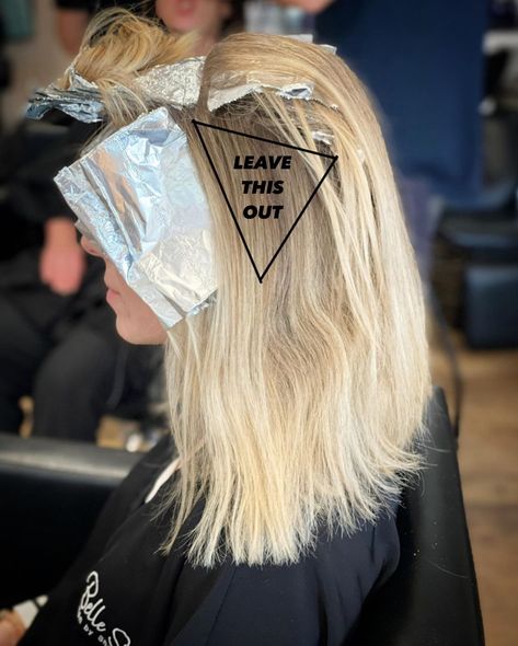 San Diego 💎 Hair Stylist on Instagram: “I call this a <<< MINI FOIL >>>⁣ ⁣ WHAT does it consist of?⁣ ⁣💎 The mohawk⁣ & 3-5 foils on either side ⁣ ⁣ WHO is it perfect for? ⁣ ⁣💎 A…” Grey With Highlights, Foil Placement, Cosmetology Career, Cosmo School, Hair Color Placement, Hair Formulas, Balayage Hair Tutorial, Blonde Foils, Root Melt