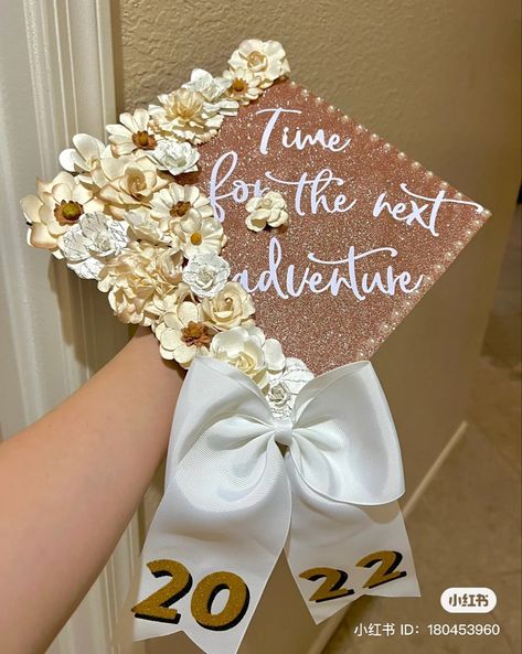 8th Grade Graduation Cap Designs, Fun Graduation Caps, 8th Grade Cap Ideas, Highschool Cap Ideas, Graduation Cap Nails, 8th Grade Grad Cap Ideas, Grade Cap Ideas, Highschool Grad Caps, Graduation Cap Designs 8th Grade