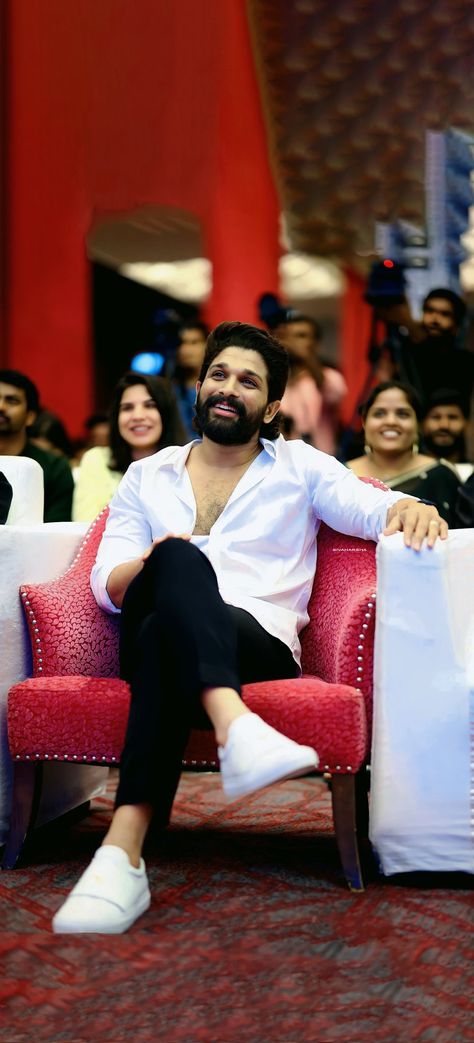 Allu Arjun Stylish Photos, Allu Arjun Photos Full Hd, Allu Arjun Hd Wallpaper New Look, Allu Arjun Pics, Allu Arjun Photos, Allu Arjun Hd Wallpaper, Dhoni Back Pose, Kgf 3, Allu Arjun Hairstyle New