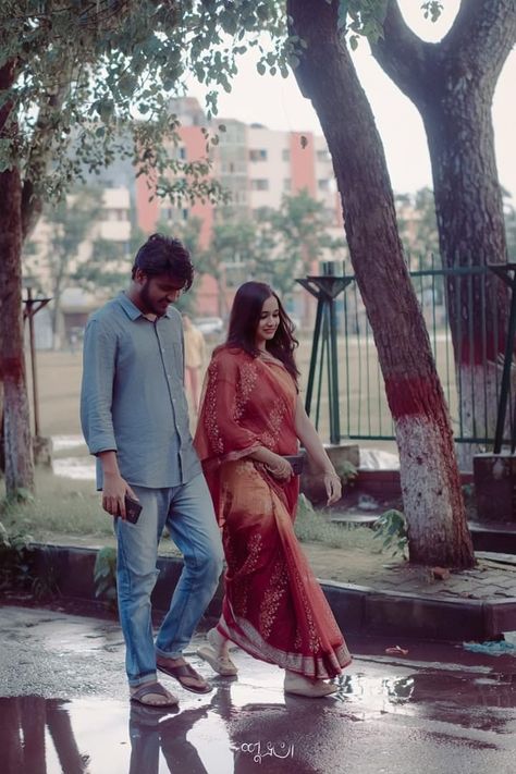 Cupple Picture, Couple Walking Photo, Couple Walking, Desi Asthetic Couple Poses, Aesthetic Couple Pics Bengali, Varanasi Couple Photography, Bengali Cupal Photo, Kolkata Love Couple, New Photos Hd