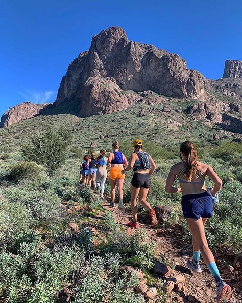 Running In Mountains, Free Runs, Sports With Friends, Hill Running, Desert Running, Forest Running, Running With Friends Aesthetic, Womens Running, Long Distance Running Aesthetic