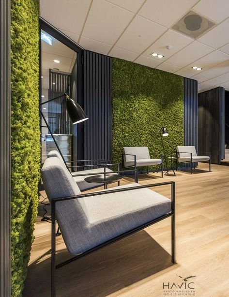 Mos Wand, Office Design Inspiration, Office Interior Design Modern, Corporate Office Design, Office Space Design, Office Lounge, Modern Office Design, Green Walls, Chaise Design