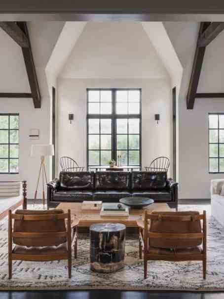 Stunningly timeless Tudor style home in Portland Jessica Helgerson Interior Design, Jessica Helgerson, Modern Tudor, Tudor Home, Tuscan Farmhouse, Oregon House, House Renovation Projects, Mid Century Ranch, British Interior