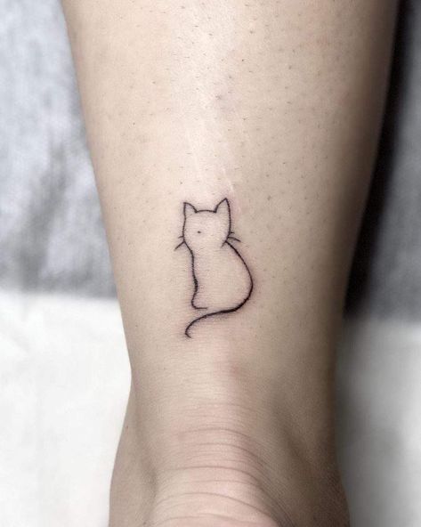 Top 71+ Best Cat Outline Tattoo Ideas - [2021 Inspiration Guide] Black Cat Outline Tattoo, Dainty Cat Tattoo, Tattoo Ears, Cat Paw Tattoo, Outline Tattoo Ideas, Outline Ideas, Phenomenal Tattoo, Cat Silhouette Tattoos, Minimalist Cat Tattoo