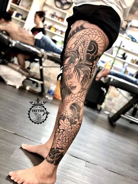 Japanese Leg Sleeve, Dragon Tattoo Stencil, Chest Tattoo Drawings, Japanese Leg Tattoo, Tattoos Japanese, Japanese Legs, Spirit Tattoo, Full Leg Tattoos, Full Sleeve Tattoo Design