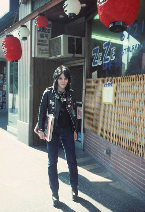 Joan Jett, 1977 Bebe Buell, Steve Jones, Cherie Currie, Nina Hagen, Peter Frampton, Lita Ford, Joey Ramone, Nicole Smith, Carly Simon