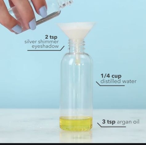 Body Shimmer Spray DIY. I think the argan oil could be substituted for glycerin. Diy Body Glitter, Diy Body Spray, Body Glitter Spray, Teen Girl Haircut, Shimmer Spray, Argan Oil Benefits, Shimmer Oil, Body Shimmer, Heat Protector