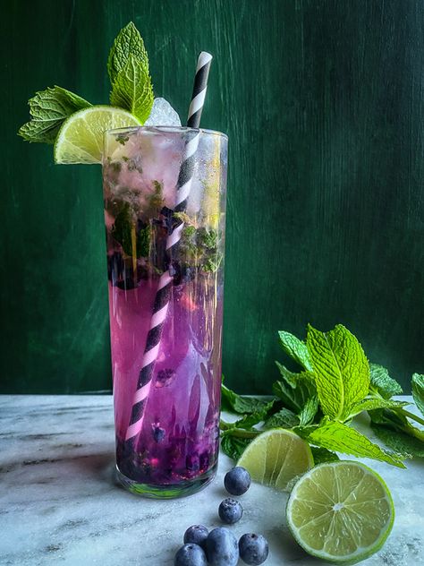 Blueberry Mojito is a refreshing cocktail! Muddled mint and blueberries add color to your life! Find the recipe on Shutterbean.com Blueberry Mojitos, Blueberry Mojito Recipe, Blueberry Mojito, Craft Cocktail Recipe, Morning Juice, Drink Recipes Nonalcoholic, Mojito Cocktail, Ikaria Lean Belly Juice, Happy Hour Cocktails