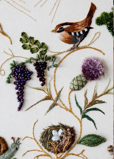 Crewel Embroidery Kits, Raised Embroidery, Hand Embroidery Patterns Flowers, Embroidery Stitches Tutorial, Birds And Flowers, Embroidery Patterns Vintage, Brazilian Embroidery, Creative Embroidery, 자수 디자인