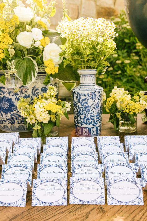 the knot - yours.truly. Blue And White Bridal Shower Ideas, Chinoiserie Party, Chinoiserie Wedding, Lemon Themed Bridal Shower, Blue White Weddings, Wedding Color Combos, White Bridal Shower, Boda Mexicana, Wedding Color Inspiration