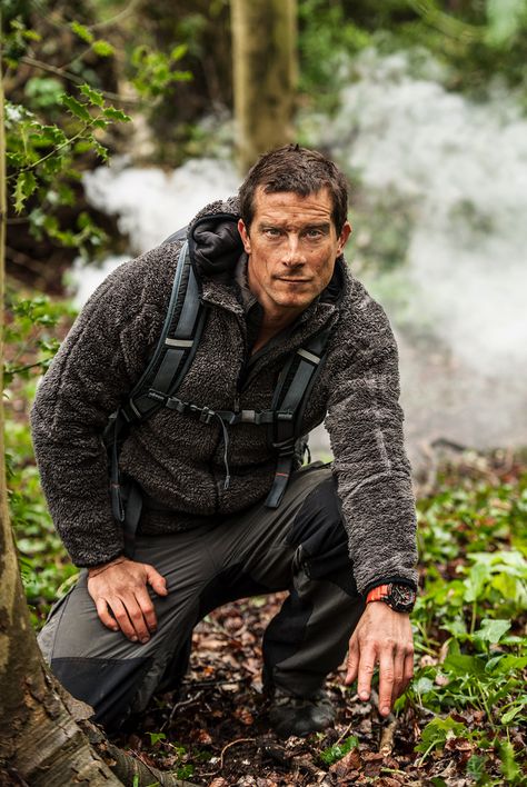 image Man Vs Wild, Bear Grylls Survival, Wild Star, Film Man, Bear Grylls, Man Vs, Outdoor Lifestyle, Festival Outfits, Casual Fashion